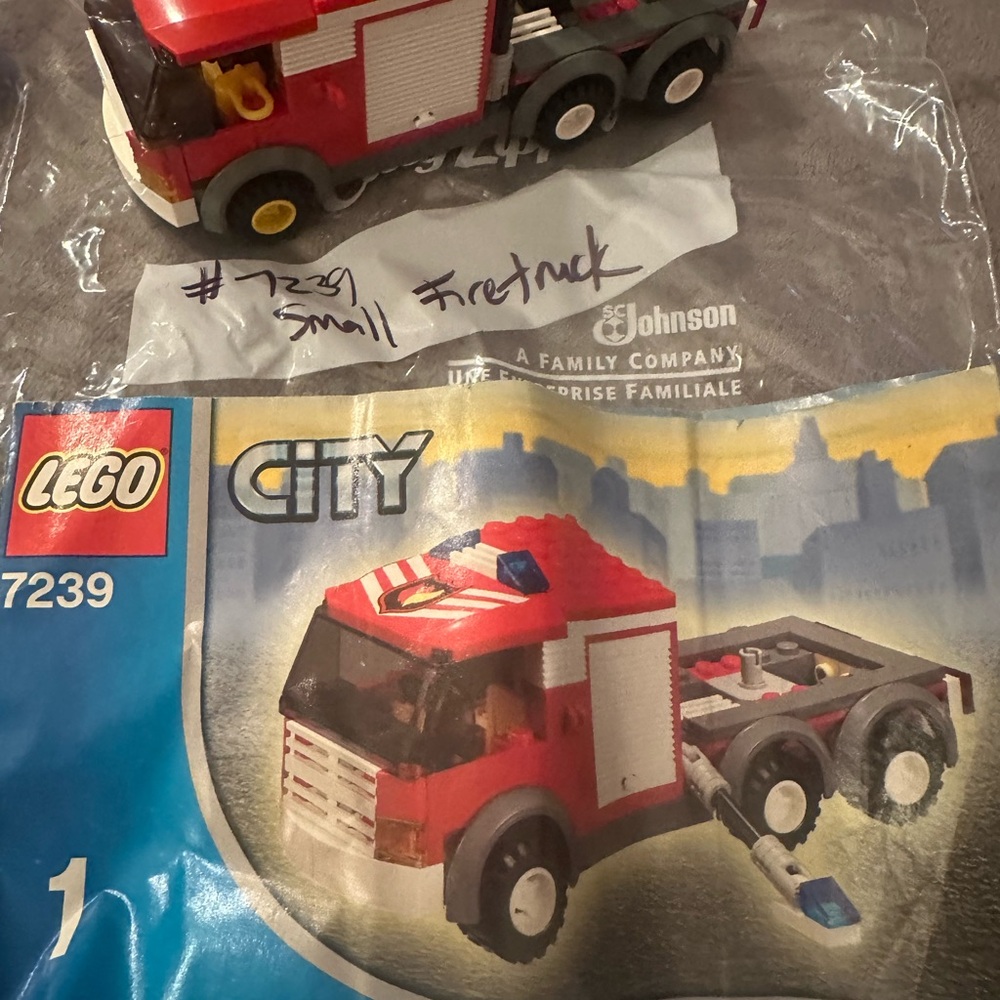 Lego EUC Small Fire Truck 🚒 Part of a set..? Set # 7239 - Picture 3 of 4